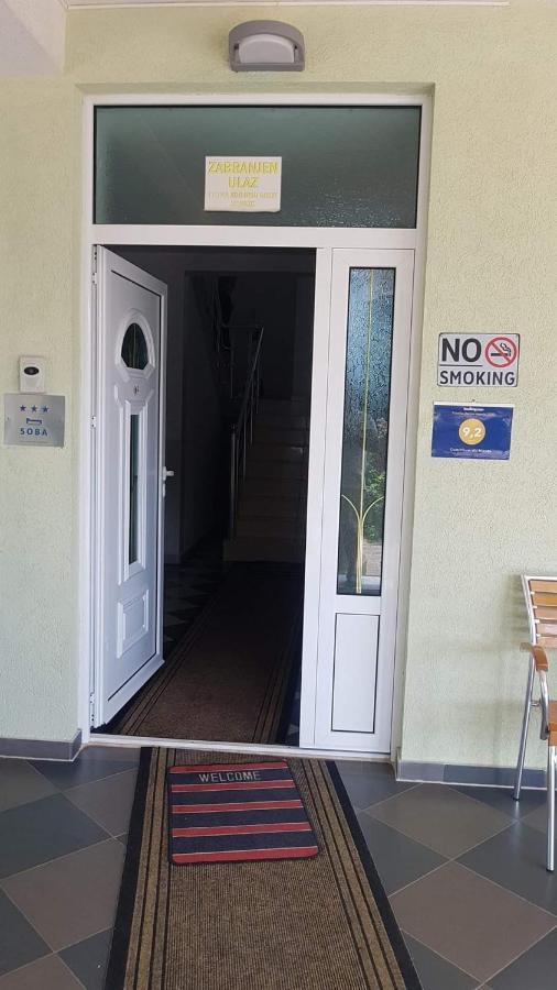 Guest House Vila Mimoza Ulcinj Buitenkant foto